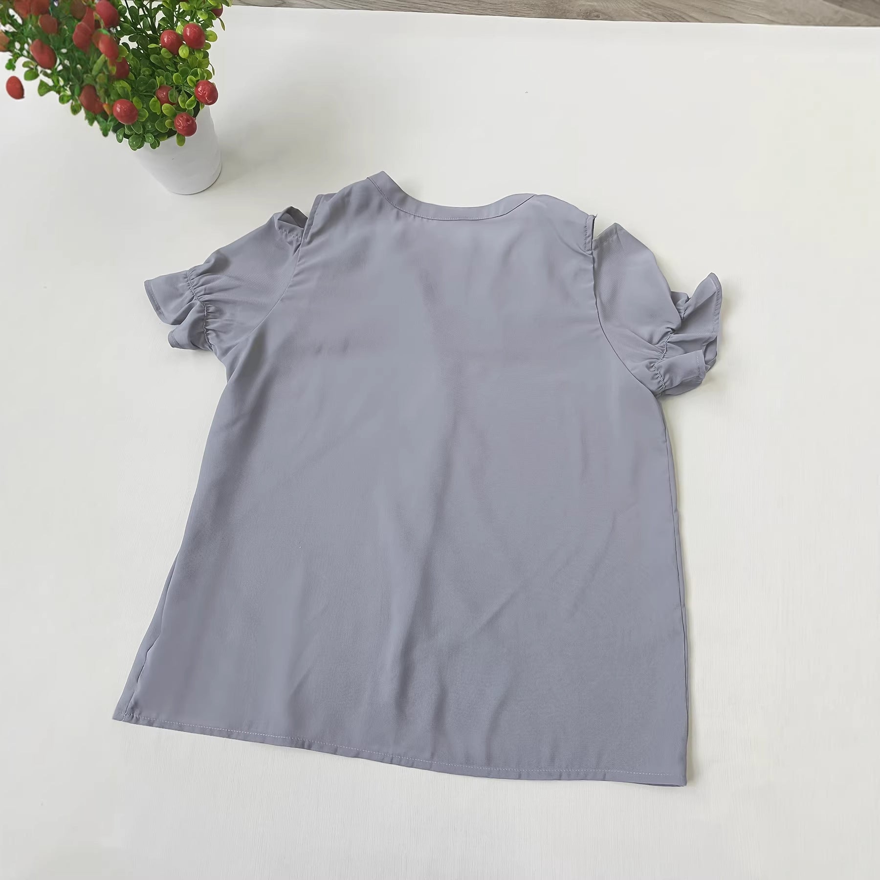 Women's Gray Ruffled-edge Short-sleeve Shirt