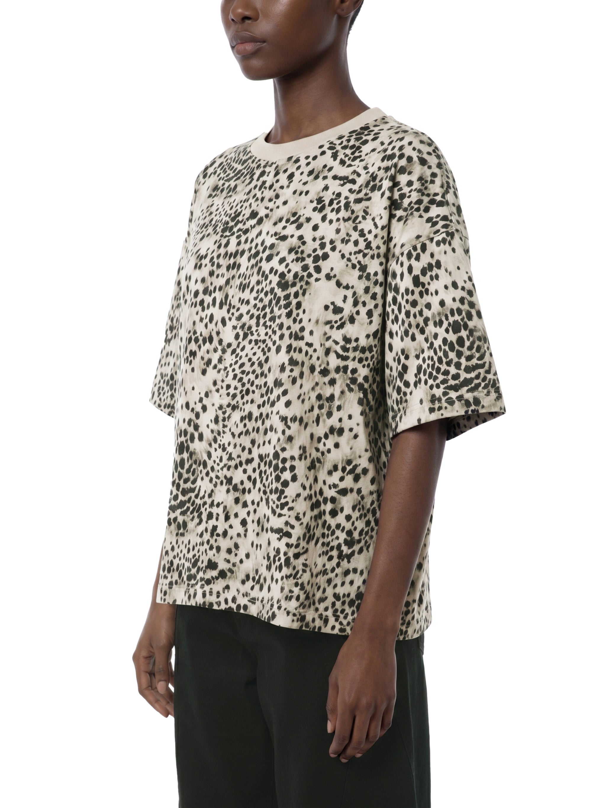 Unisex Leopard Print Boxy T-Shirt – Oversized Premium Streetwear Tee