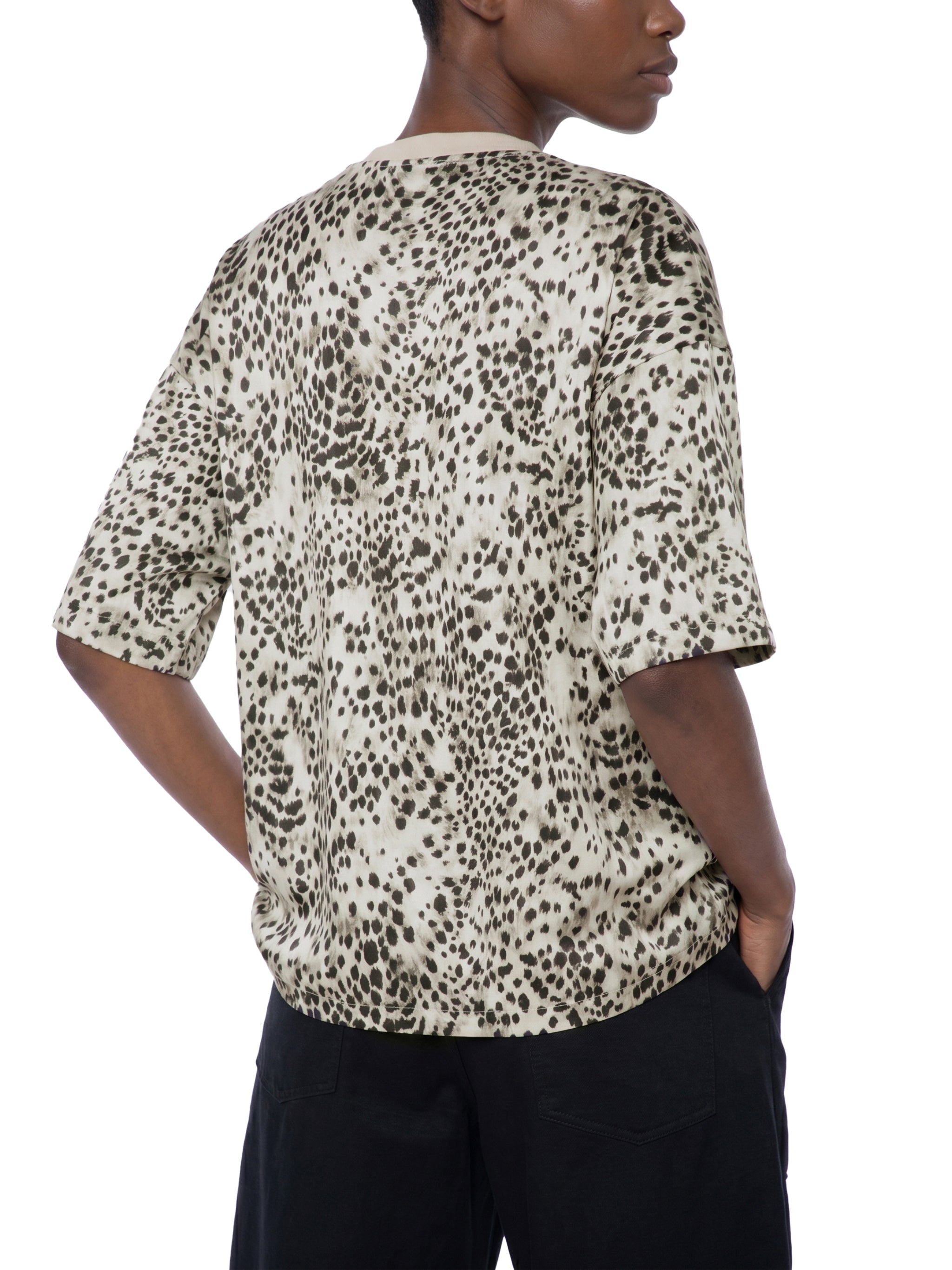 Unisex Leopard Print Boxy T-Shirt – Oversized Premium Streetwear Tee