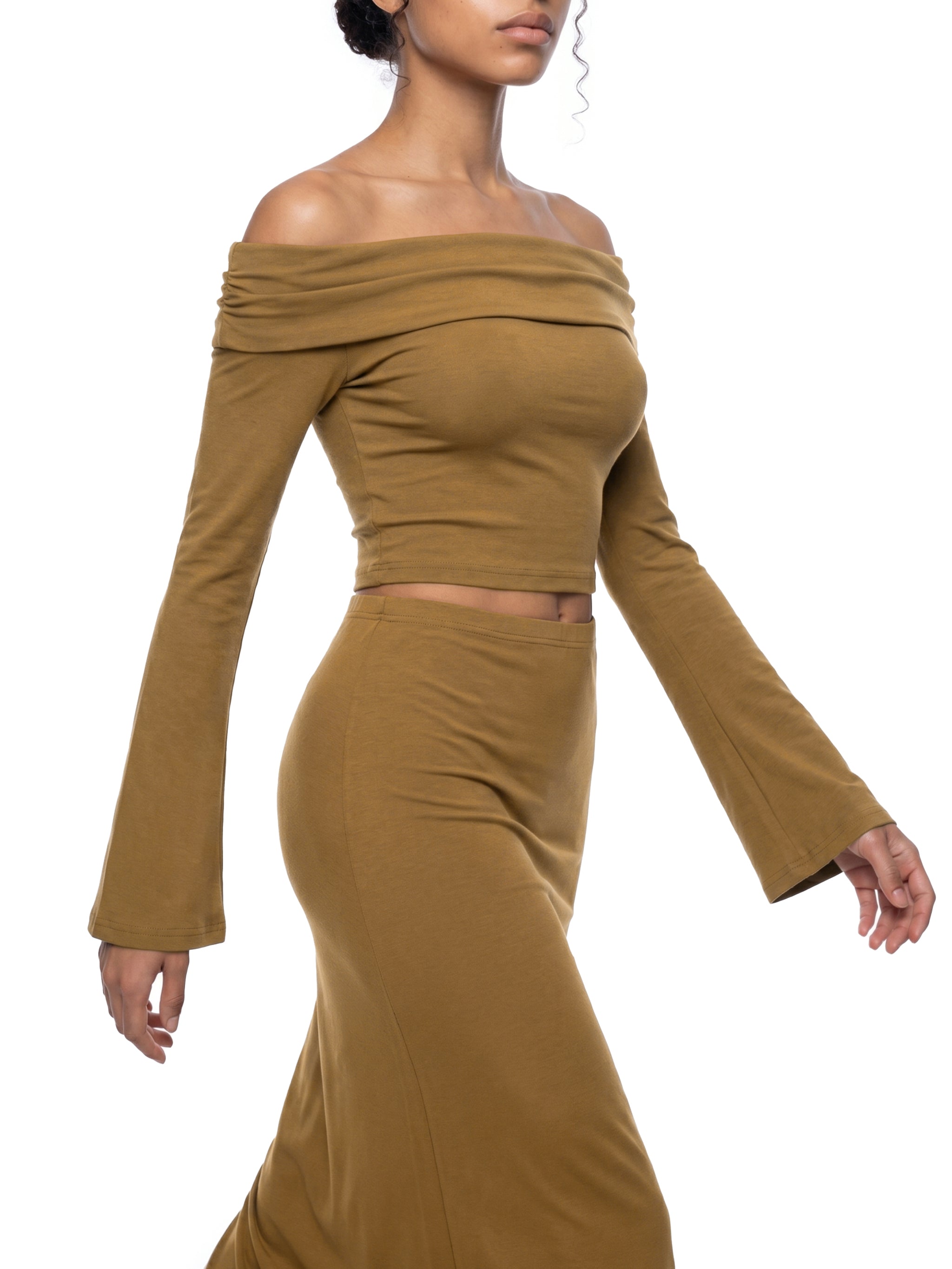 Women's Off-the-Shoulder Bell Sleeve Crop T-Shirt – Slim Fit Fashion Top