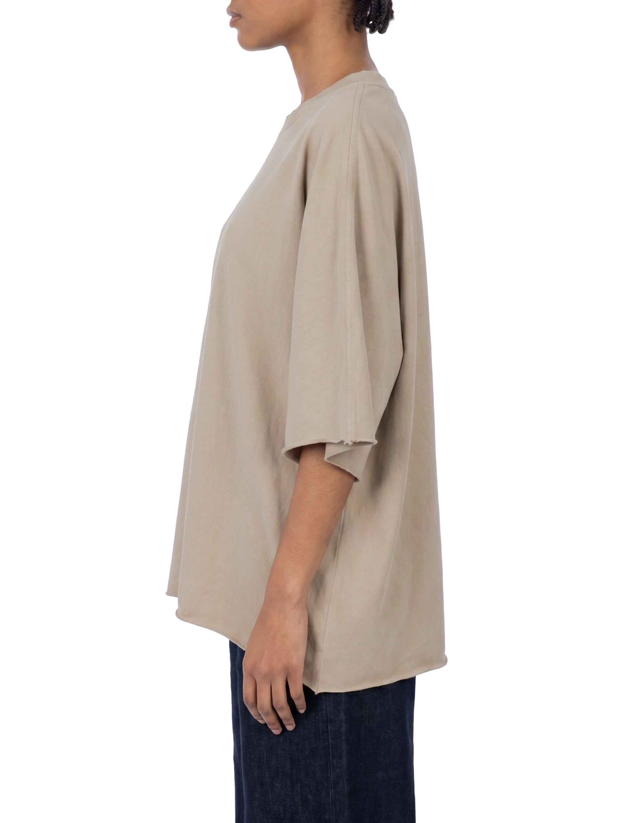 Unisex Heavyweight Boxy Raw Edge T-Shirt – Premium Oversized Streetwear Tee