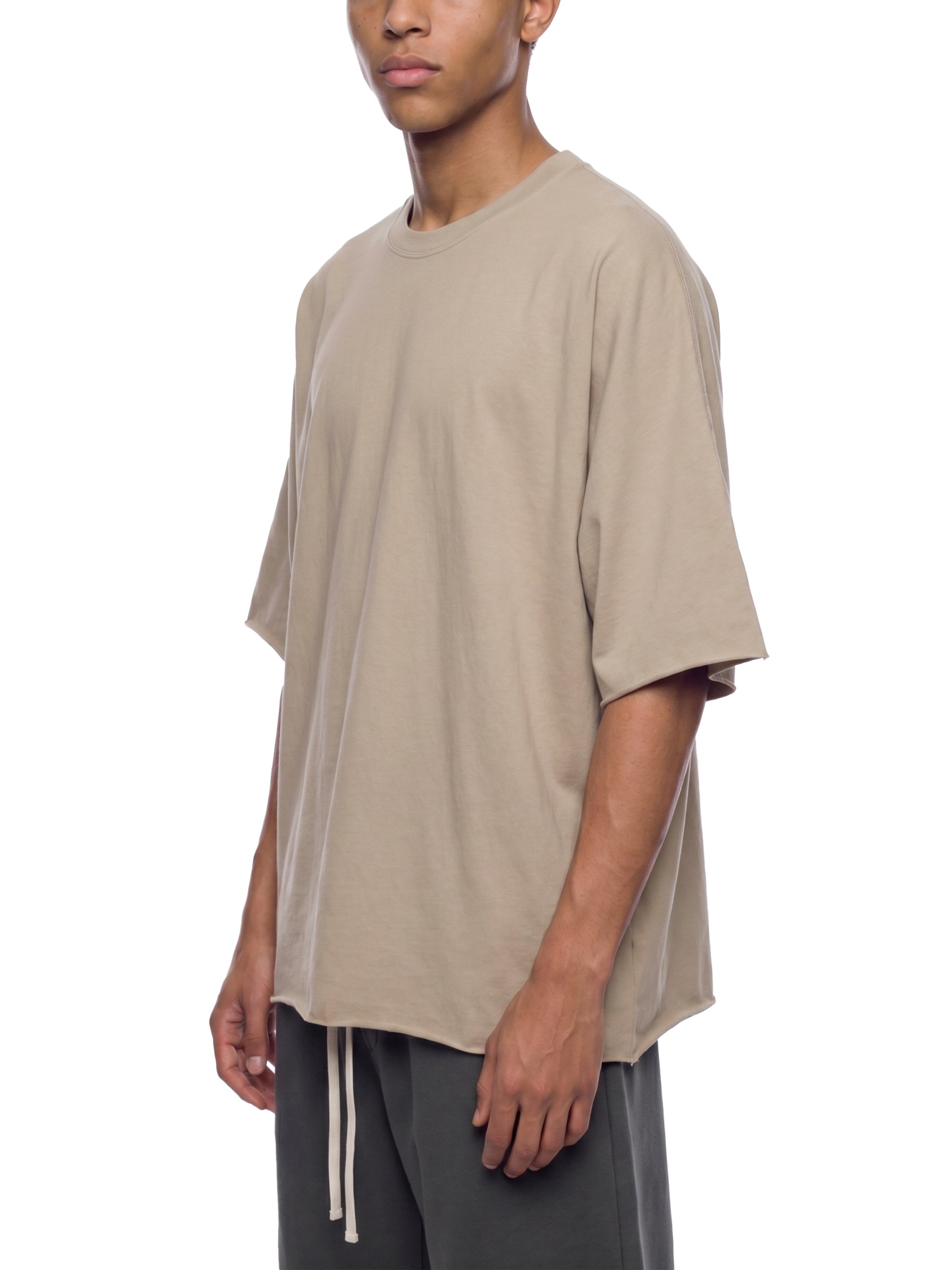 Unisex Heavyweight Boxy Raw Edge T-Shirt – Premium Oversized Streetwear Tee