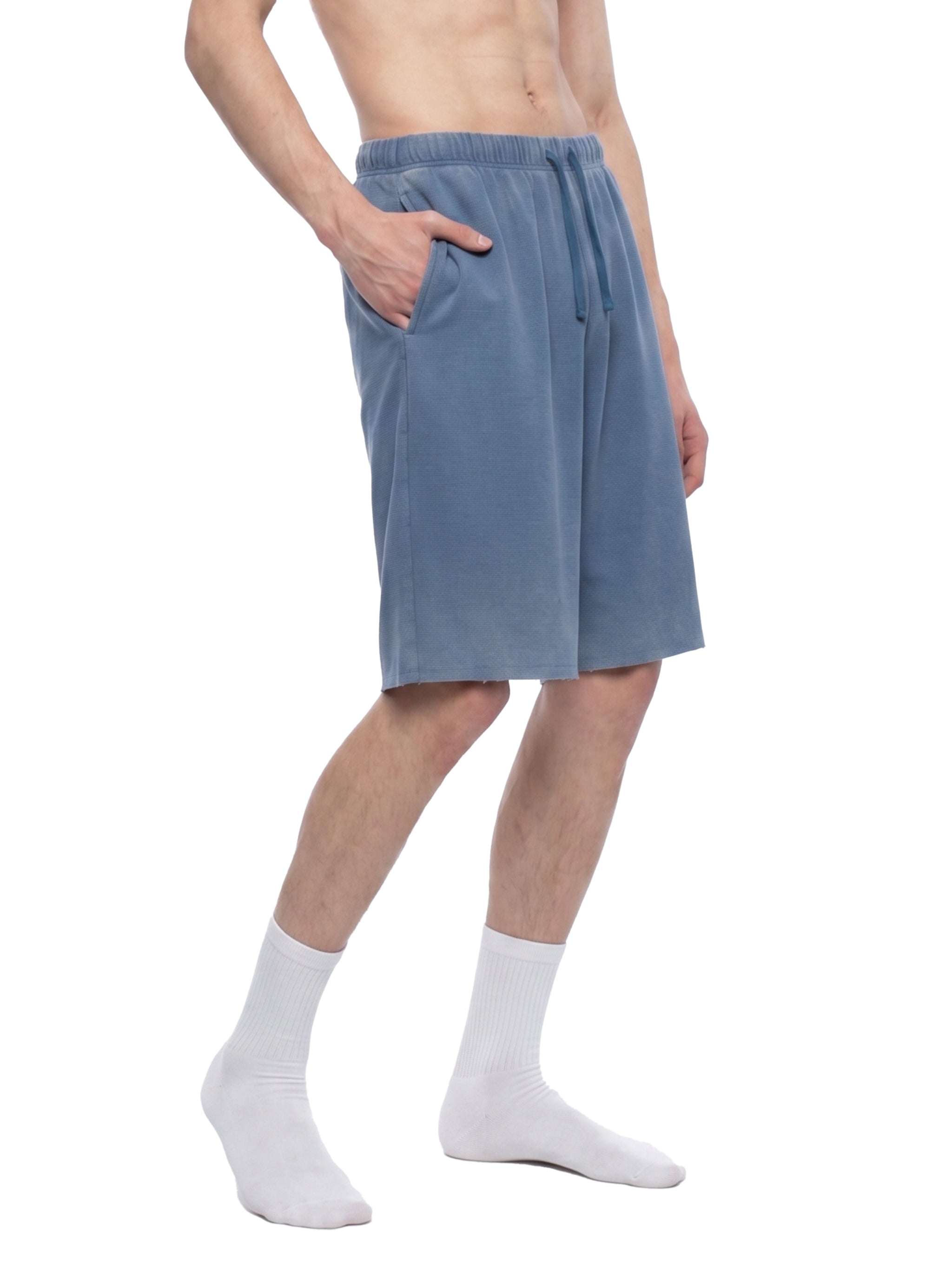 Unisex Vintage Wash Sunfade Waffle Raw Hem Shorts – Oversized Retro Streetwear Shorts