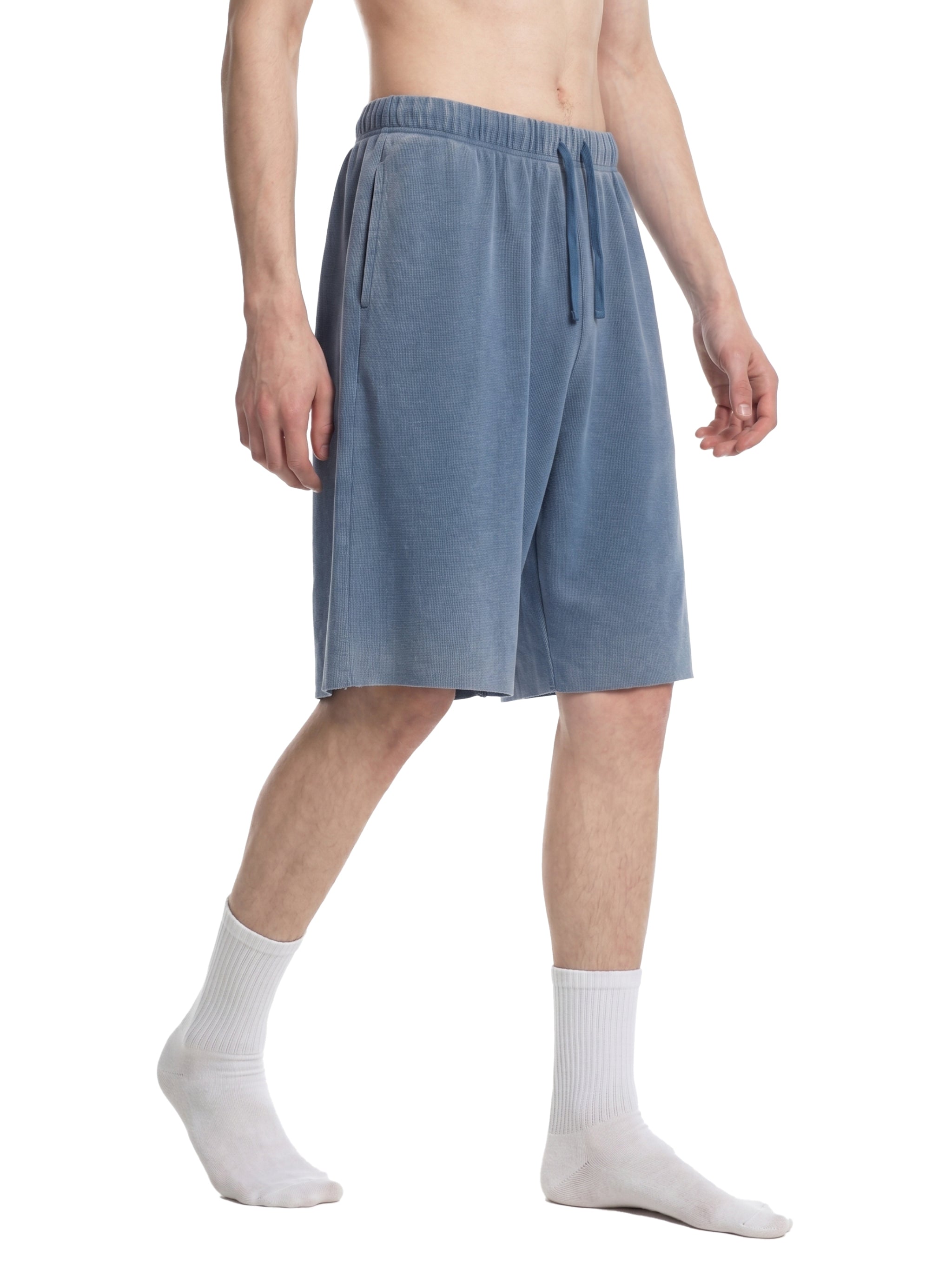 Unisex Vintage Wash Sunfade Waffle Raw Hem Shorts – Oversized Retro Streetwear Shorts