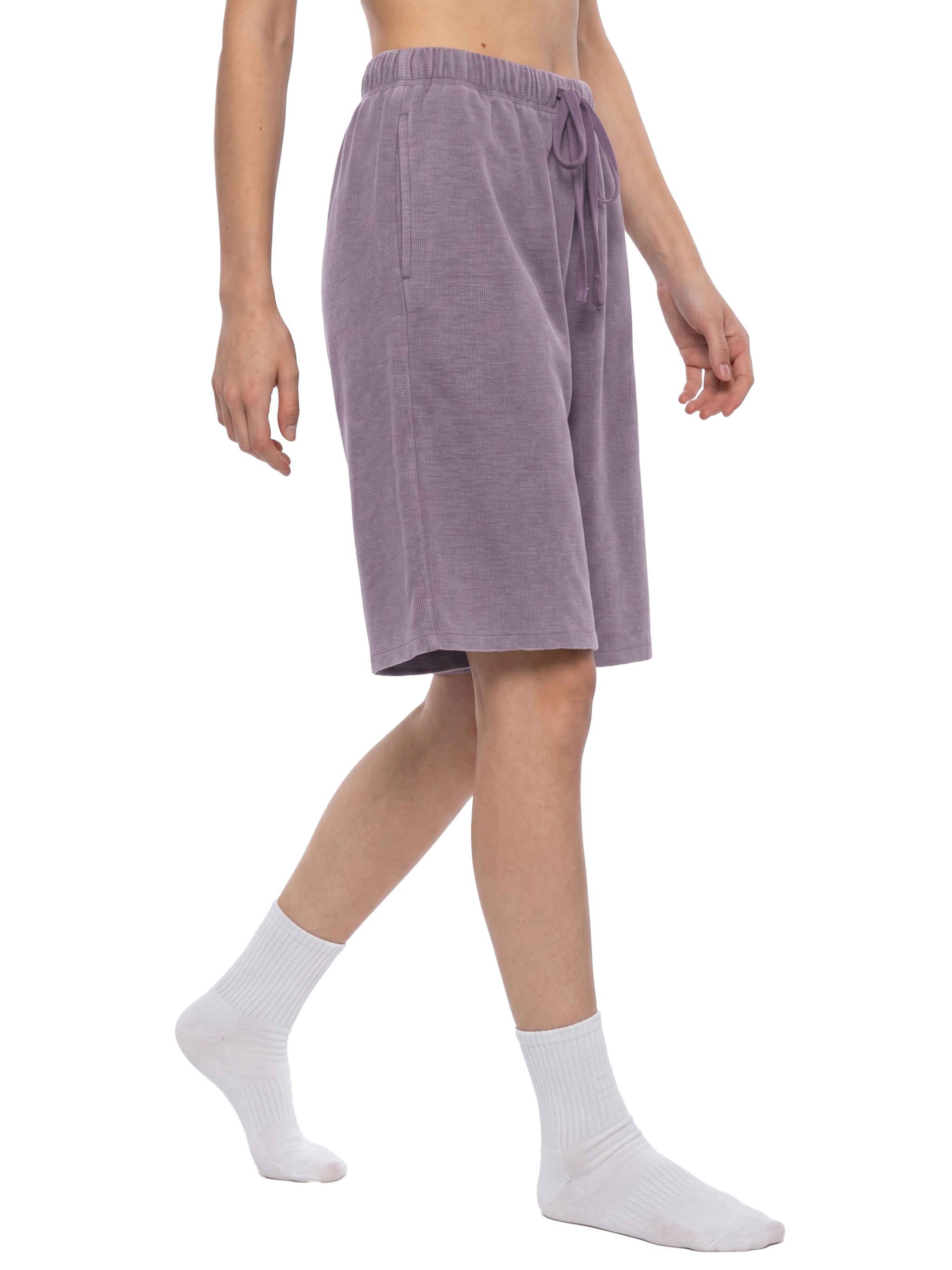 Unisex Vintage Wash Sunfade Waffle Raw Hem Shorts – Oversized Retro Streetwear Shorts