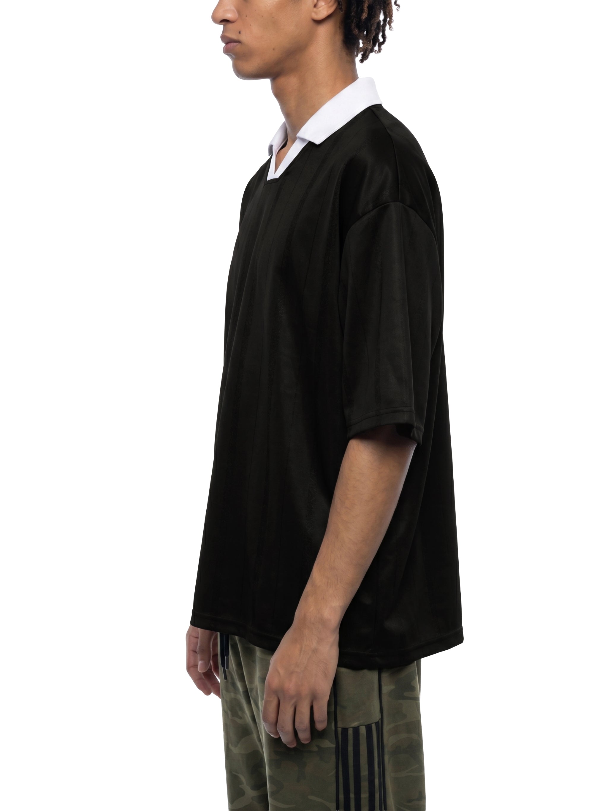 Unisex Striped Boxy Soccer Jersey – Oversized Retro Football Streetwear Shirt